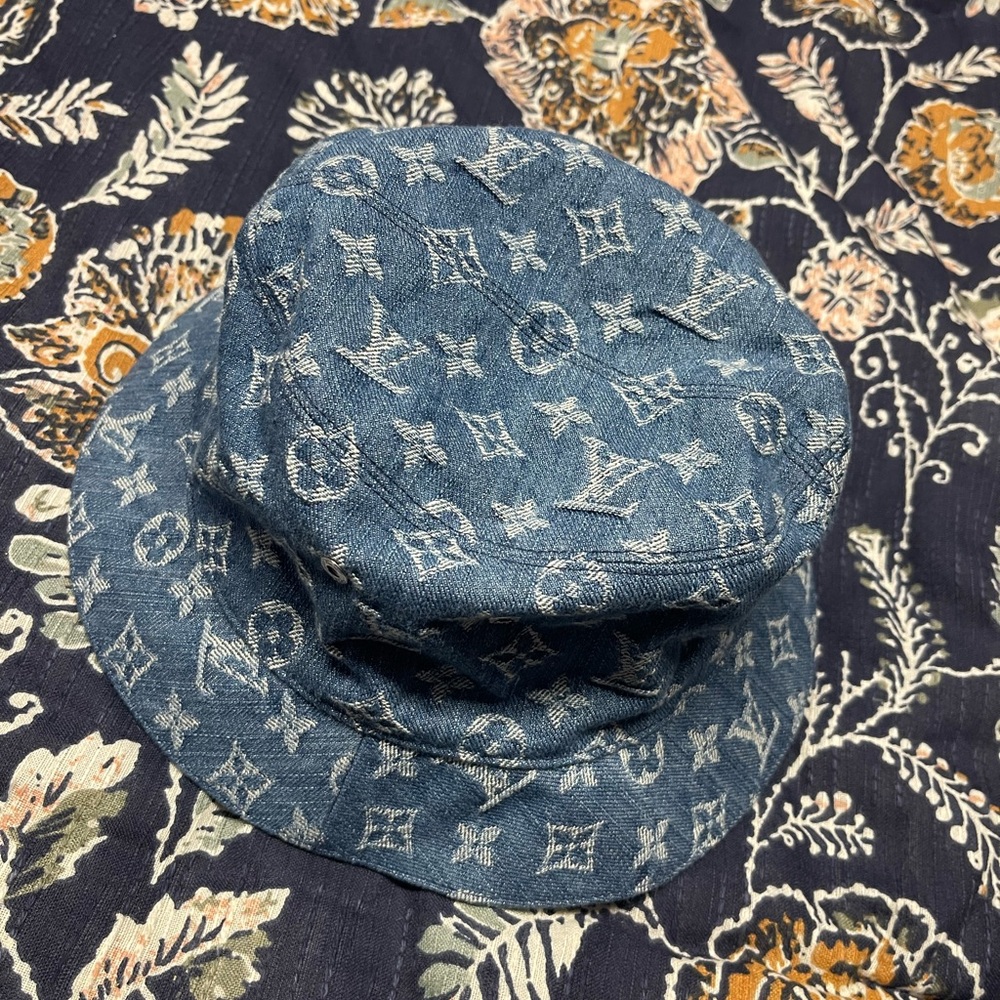Louis Vuitton Bucket hat